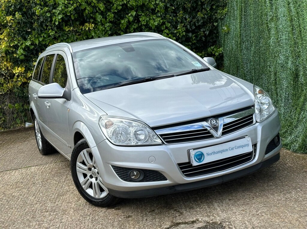Compare Vauxhall Astra 1.6I 16V Design VO59PUK Silver