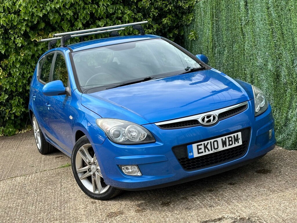 Compare Hyundai I30 1.6 Crdi Premium Euro 4 EK10WBM Blue