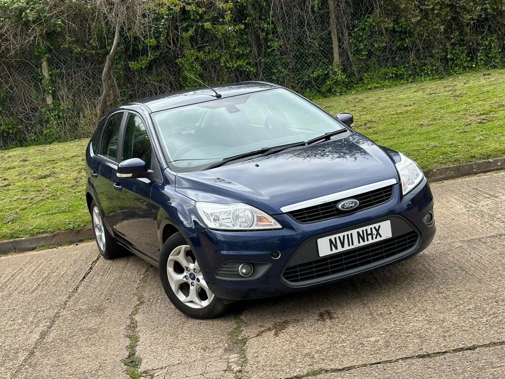 Compare Ford Focus 1.6 Sport NV11NHX Blue