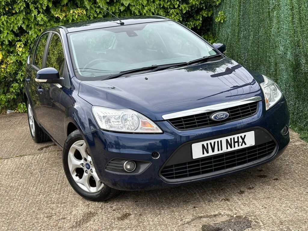 Compare Ford Focus 1.6 Sport NV11NHX Blue