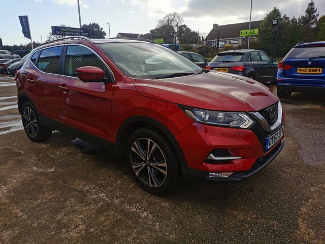 Compare Nissan Qashqai 2017 1.5 N-connecta Dci 108 Bhp DY67ZFT Red