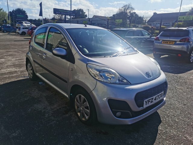 Compare Peugeot 107 2013 1.0 Active 68 Bhp YFZ4703 Silver
