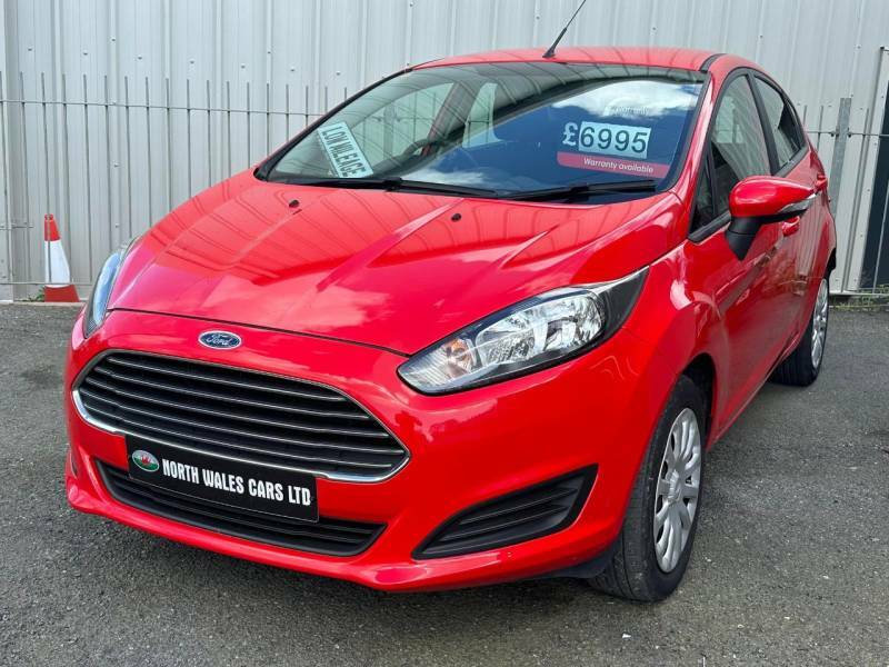 Compare Ford Fiesta Hatchback MT64YUD Red