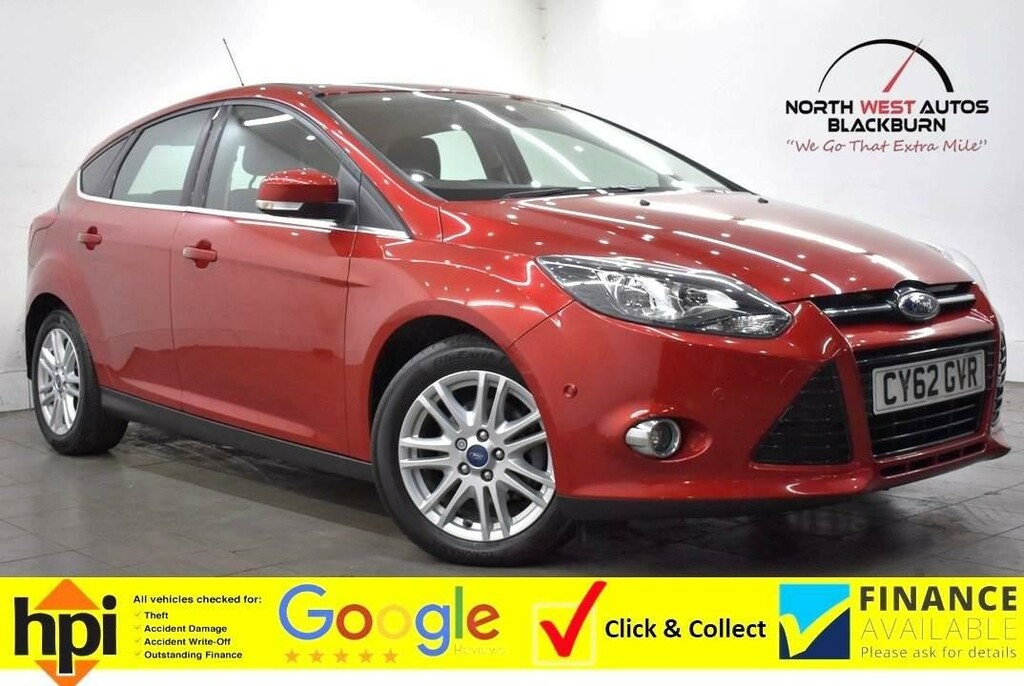 Compare Ford Focus 1.0T Ecoboost Titanium Euro 5 Ss CY62GVR Red