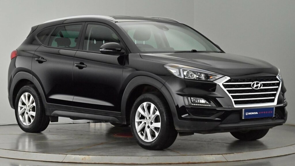Compare Hyundai Tucson 1.6 Gdi Se Nav Suv Euro 6 Ss DY20GXP Black