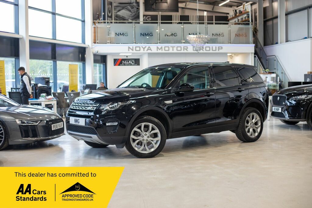 Compare Land Rover Discovery Sport Td4 Hse 150 AK68UMG Black