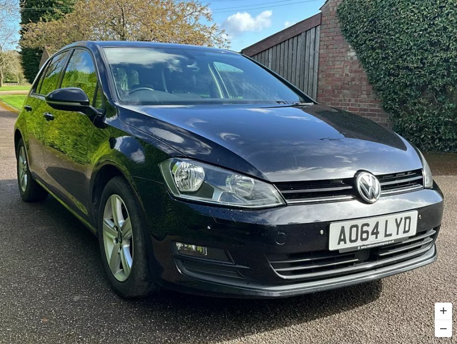 Compare Volkswagen Golf Match Tdi Bluemotion Technology AO64LYD Black