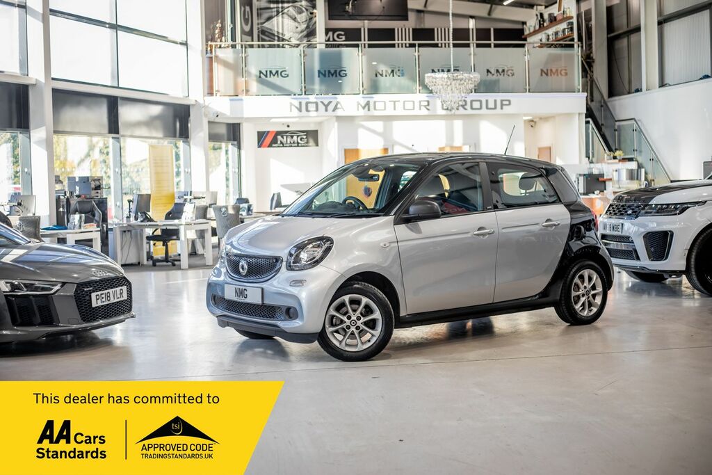 Compare Smart Forfour Passion 71 Bhp KS17HCH Silver