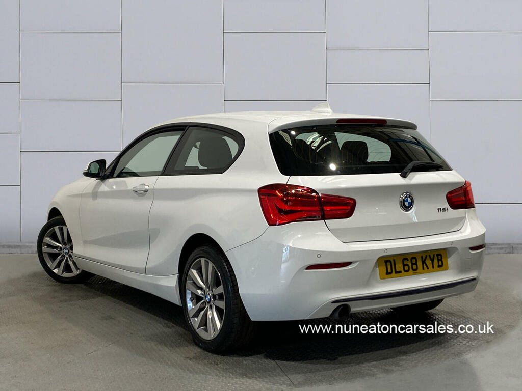 Compare BMW 1 Series Hatchback 1.5 DL68KYB White