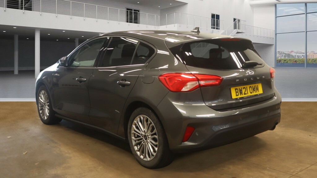 Compare Ford Focus Hatchback 1.0 BW21OMM Grey