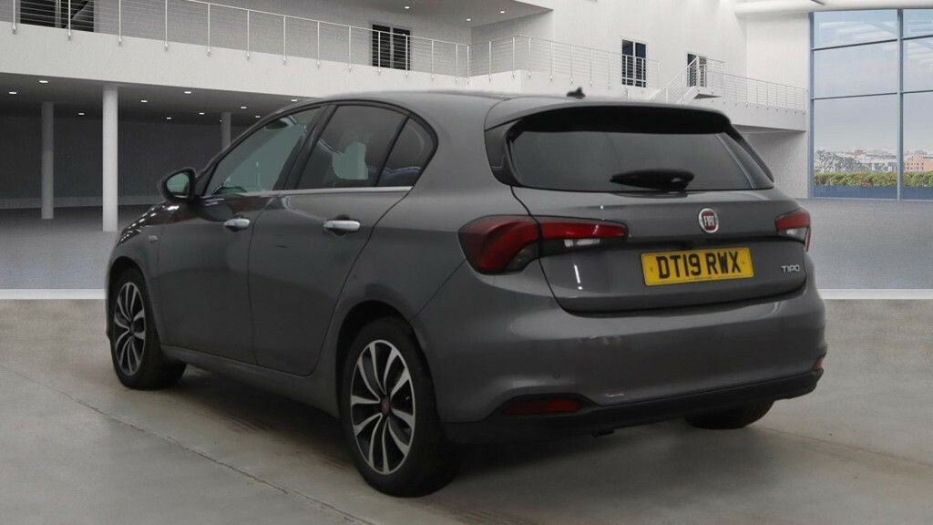 Compare Fiat Tipo Tipo Lounge Twinjet DT19RWX Grey