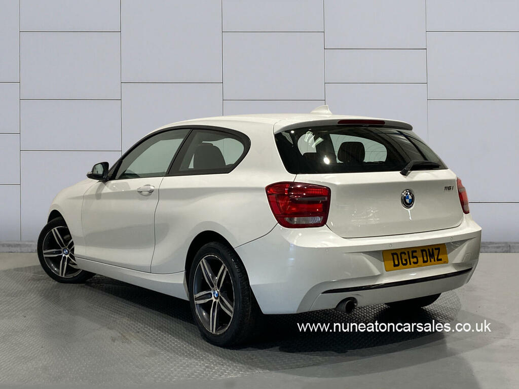 Compare BMW 1 Series Hatchback 1.6 DG15DMZ White