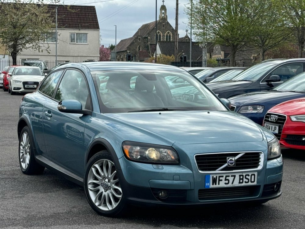 Compare Volvo C30 1.6D Se WF57BSO Blue