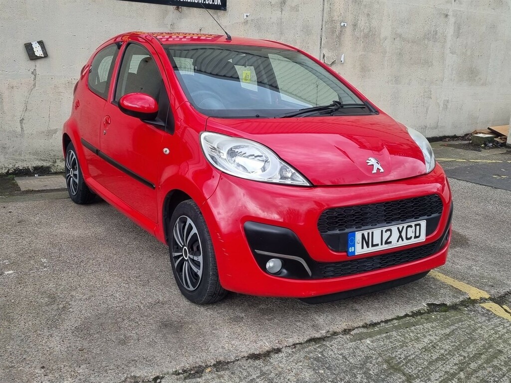 Compare Peugeot 107 1.0 12V Active Euro 5 NL12XCD Red
