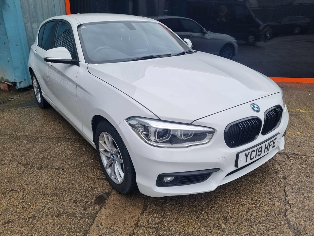 Compare BMW 1 Series Se Business YC19HFE White