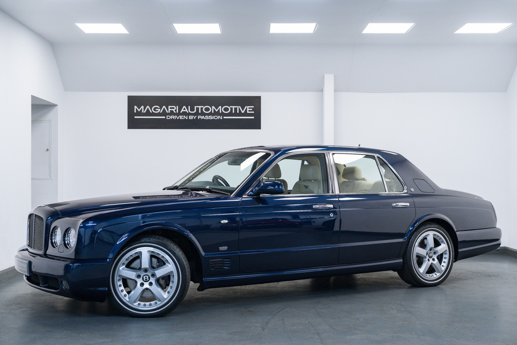 Compare Bentley Arnage 6.8 T  Blue