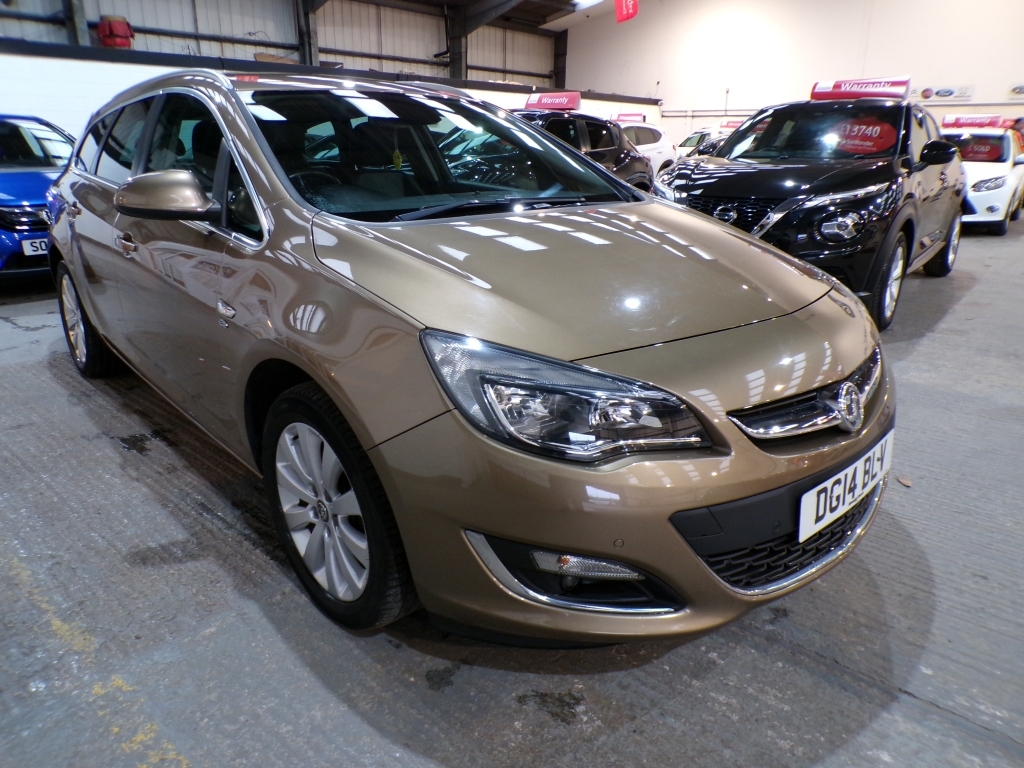 Compare Vauxhall Astra 2.0 Elite Cdti DG14BLV Brown