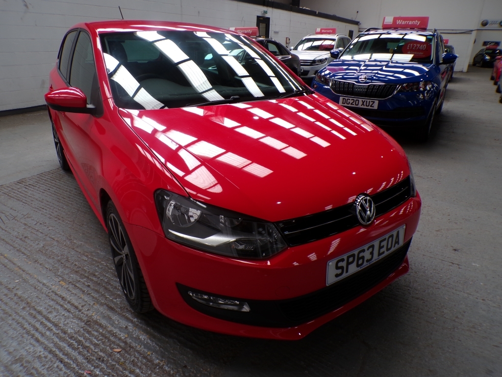 Compare Volkswagen Polo 1.4 Match Edition SP63EOA Red
