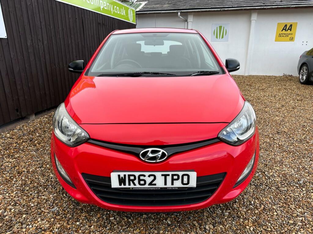 Compare Hyundai I20 Hatchback 1.2 Active 2012 WR62TPO Red