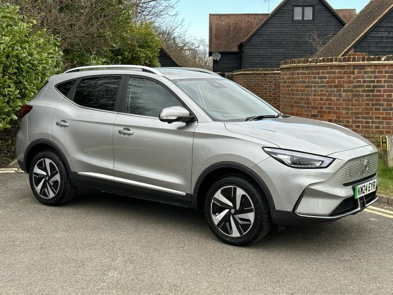Compare MG ZS 115Kw Trophy Connect Ev Long Range73kwh KM24EYR 