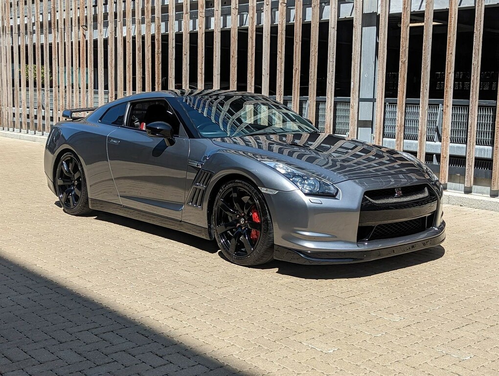 Compare Nissan GT-R Gt-r Black Edition MT09YNY Grey