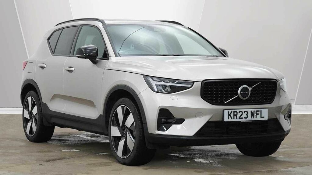 Compare Volvo XC40 Recharge Ultimate, T5 Plug-in Hybrid, KR23WFL 