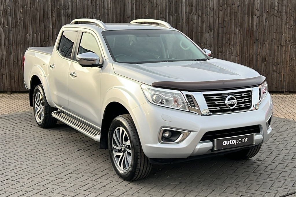 Compare Nissan Navara Double Cab Pick Up Tekna 2.3Dci 190 4Wd 190 YD19NZC Silver