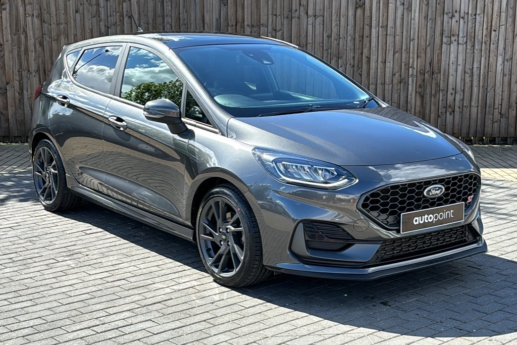 Compare Ford Fiesta 1.5 Ecoboost St-2 Navigation 200 Ps KN22YFT 