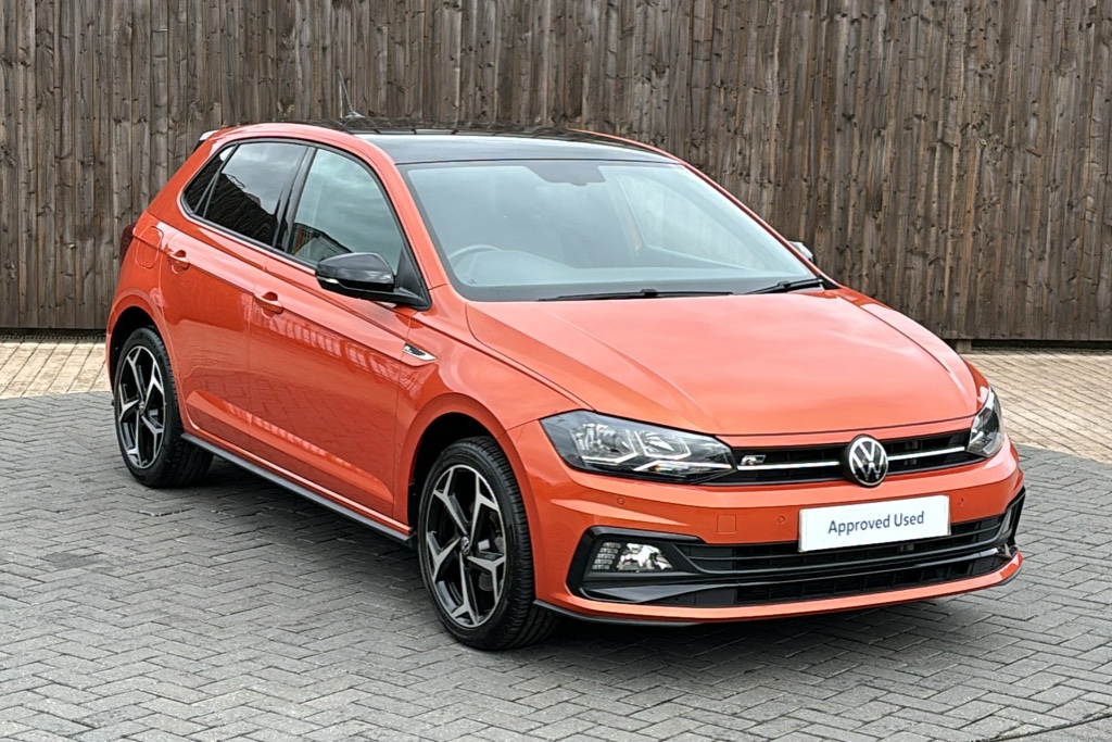 Compare Volkswagen Polo 1.0 Tsi 110 R-line Dsg 110 Ps BL70YBS Orange