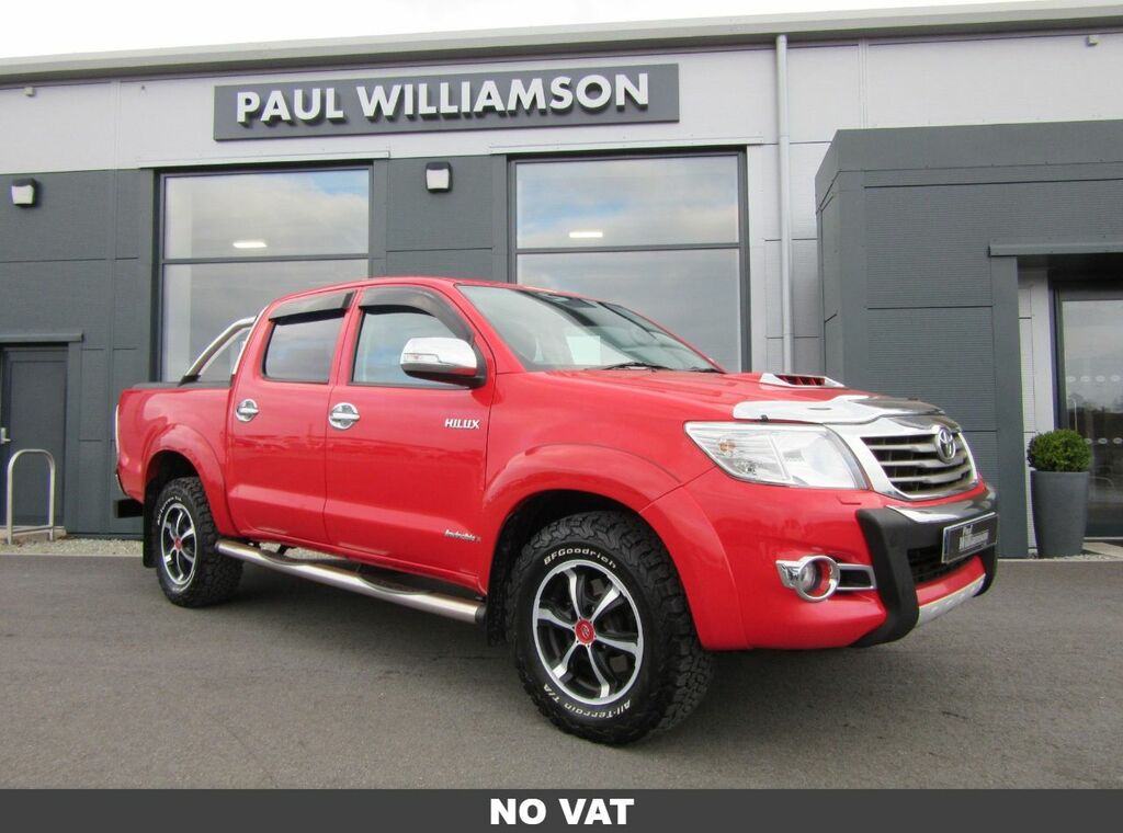 Compare Toyota HILUX 3.0 Invincible X 4X4 D-4d Dcb 169 Bhp SM15FYW Red