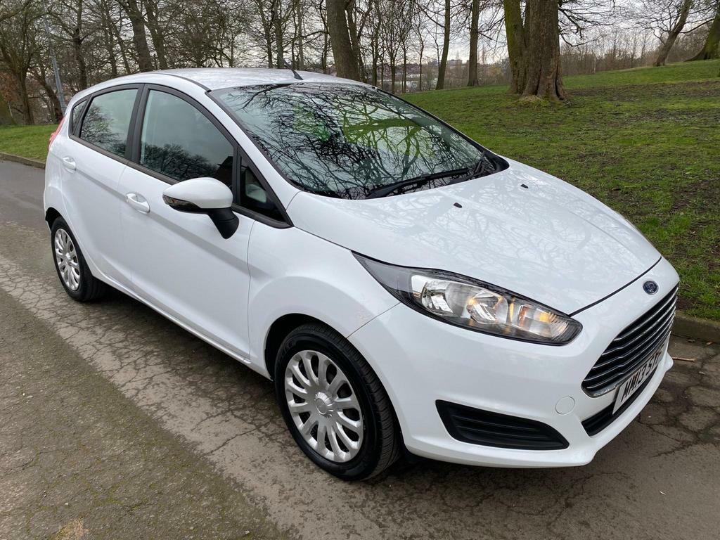 Compare Ford Fiesta 1.5 Tdci Style Euro 5 MM13SYF White