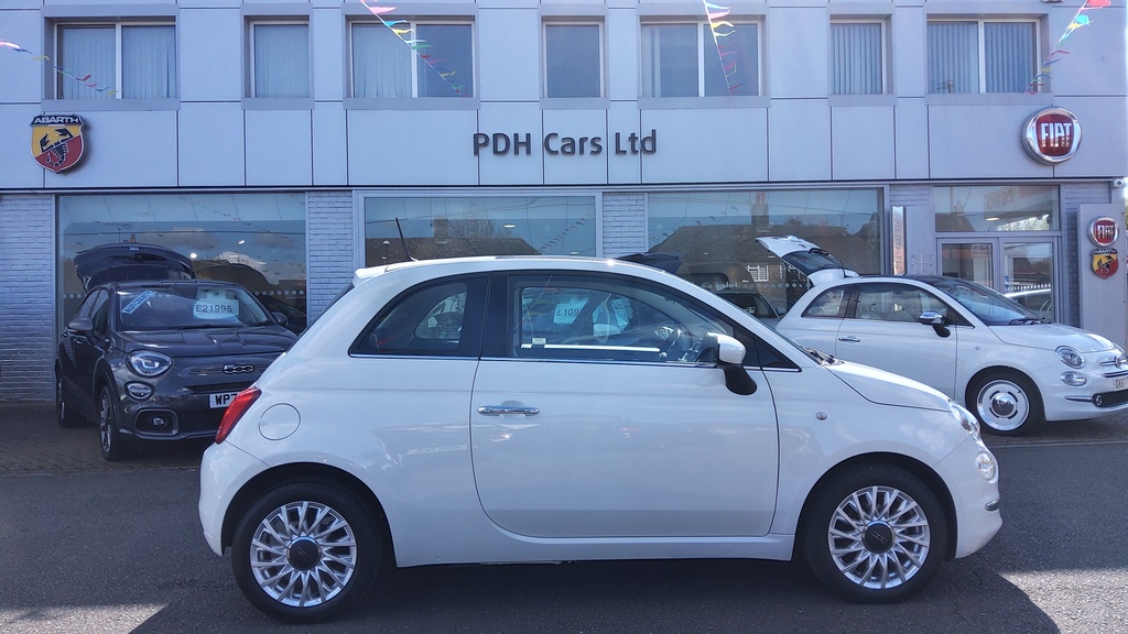 Compare Fiat 500 Lounge WO16NGE White