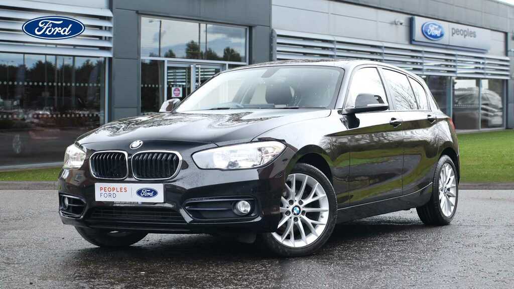 Compare BMW 1 Series 118I Sport VN19LCP Black