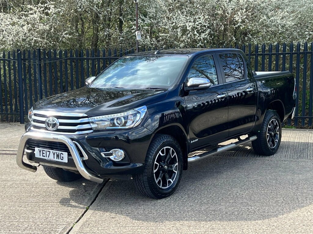 Compare Toyota HILUX 2.4 D-4d Invincible X 4Wd Euro 6 Tss, 3. YE17YWG Black