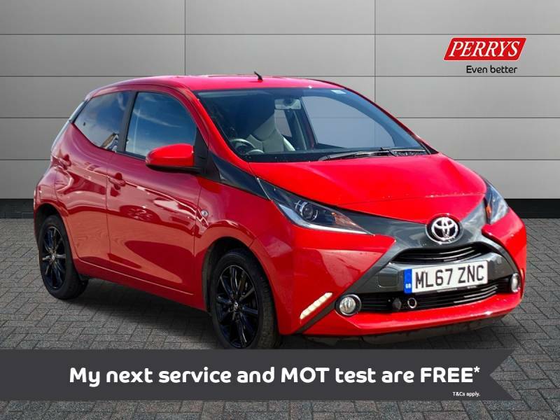 Compare Toyota Aygo Petrol ML67ZNC Red