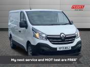 Compare Renault Trafic Diesel YP71MXJ White