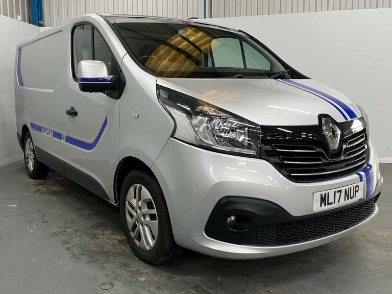 Compare Renault Trafic Diesel ML17NUP Silver