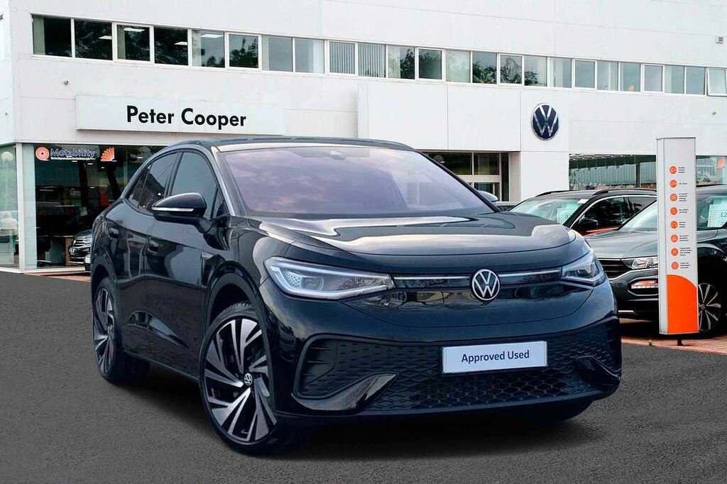 Compare Volkswagen ID.5 Style 77Kwh Pro Performance 204Ps HV73PYL Black