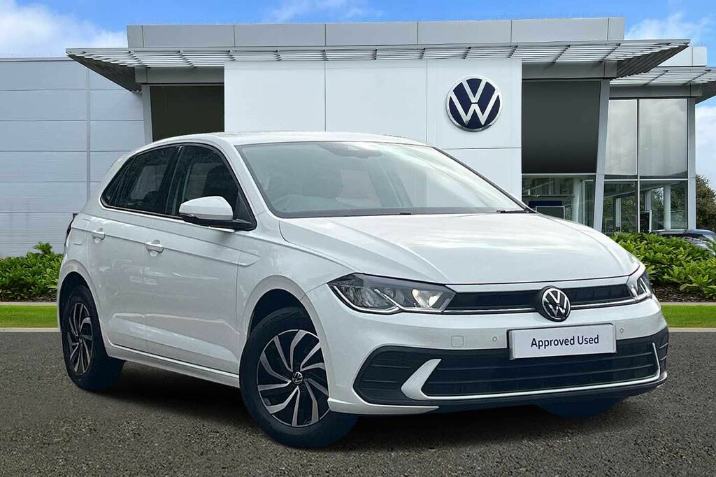 Compare Volkswagen Polo Mk6 Facelift 2021 1.0 Tsi 95Ps Life F R Sens HY72UGS White