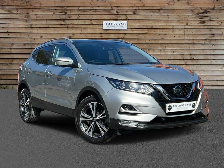 Compare Nissan Qashqai 1.3 Dig-t N-connecta Dct Euro 6 Ss EY21SJO 