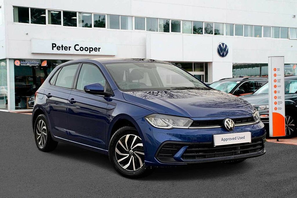 Compare Volkswagen Polo Mk6 Facelift 2021 1.0 Tsi 95Ps Life Dsg Fr Se HT73UGK Blue