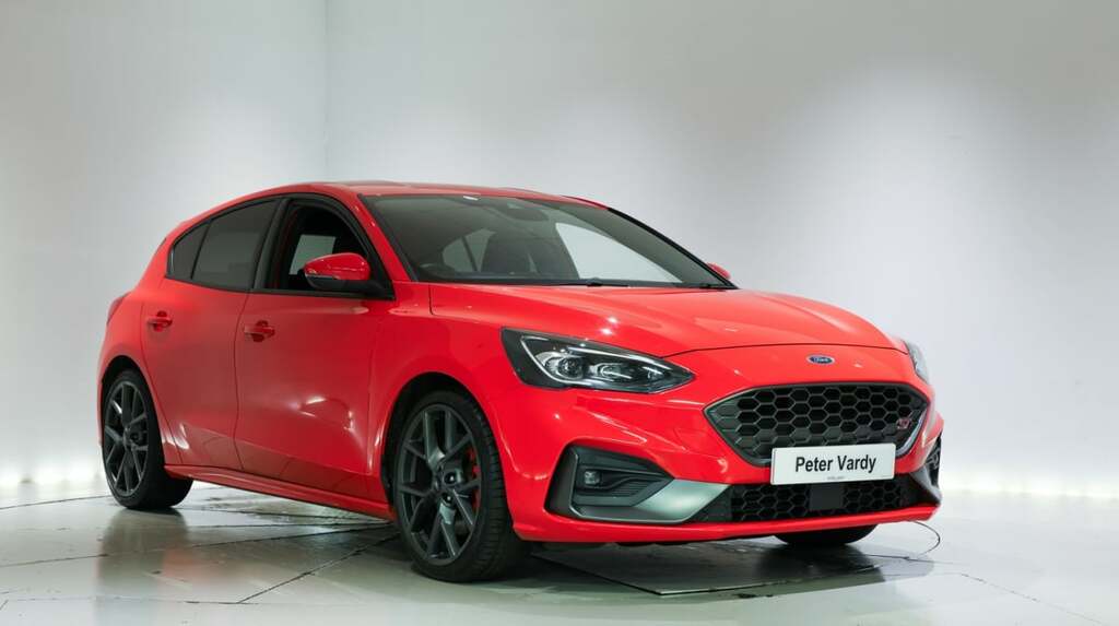 Compare Ford Focus Focus St SM69KTO Red