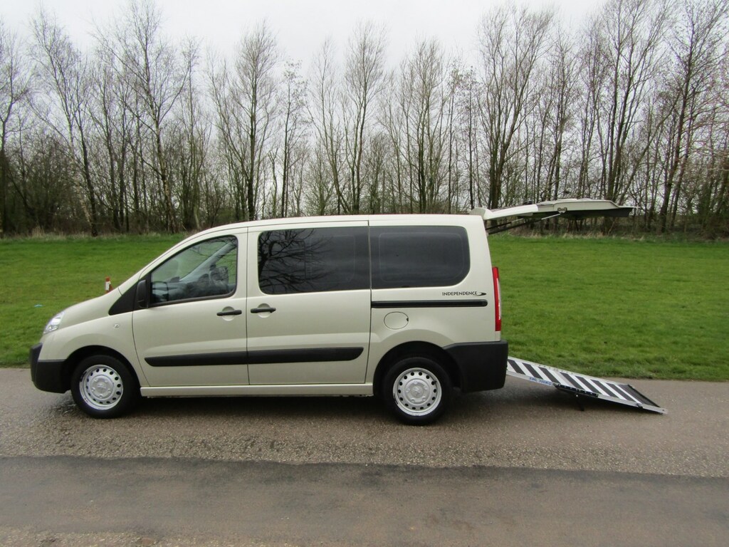 Compare Peugeot Expert Tepee 6 Seats 2.0 Hdi Wheelchair Accessible Disabled Ada BA16WYX Gold
