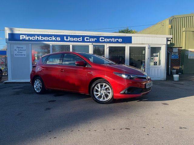 Compare Toyota Auris Hatchback KY16KFZ Red