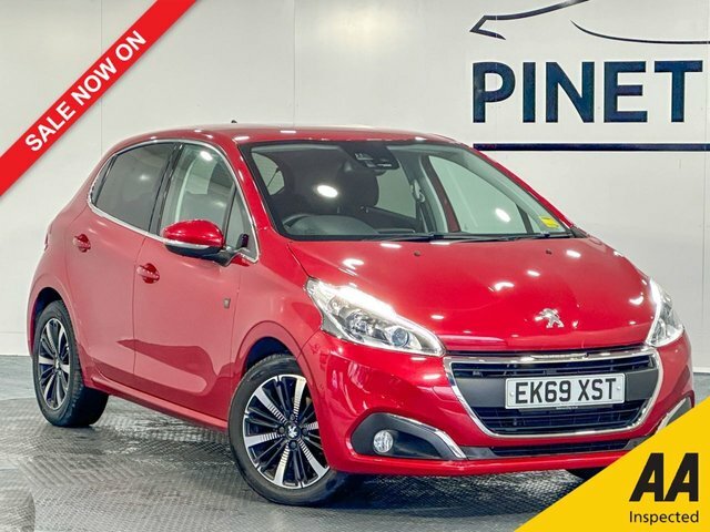 Compare Peugeot 208 1.2 Ss Tech Edition 82 Bhp EK69XST Red