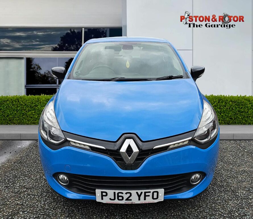 Compare Renault Clio Hatchback 0.9 Tce Dynamique Medianav Euro 5 Ss PJ62YFO Blue