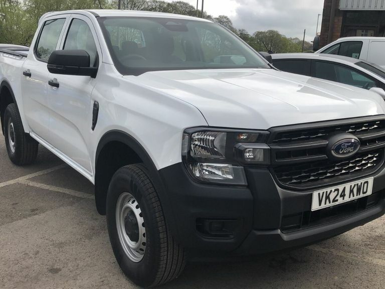Compare Ford Ranger Pick Up Double Cab XL 2.0 Ecoblue 170 VK24KWO White
