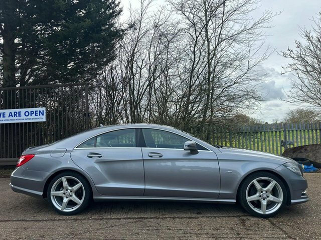 Compare Mercedes-Benz CLS 3.0 Cls350 Cdi Sport Amg PE61OPP Silver