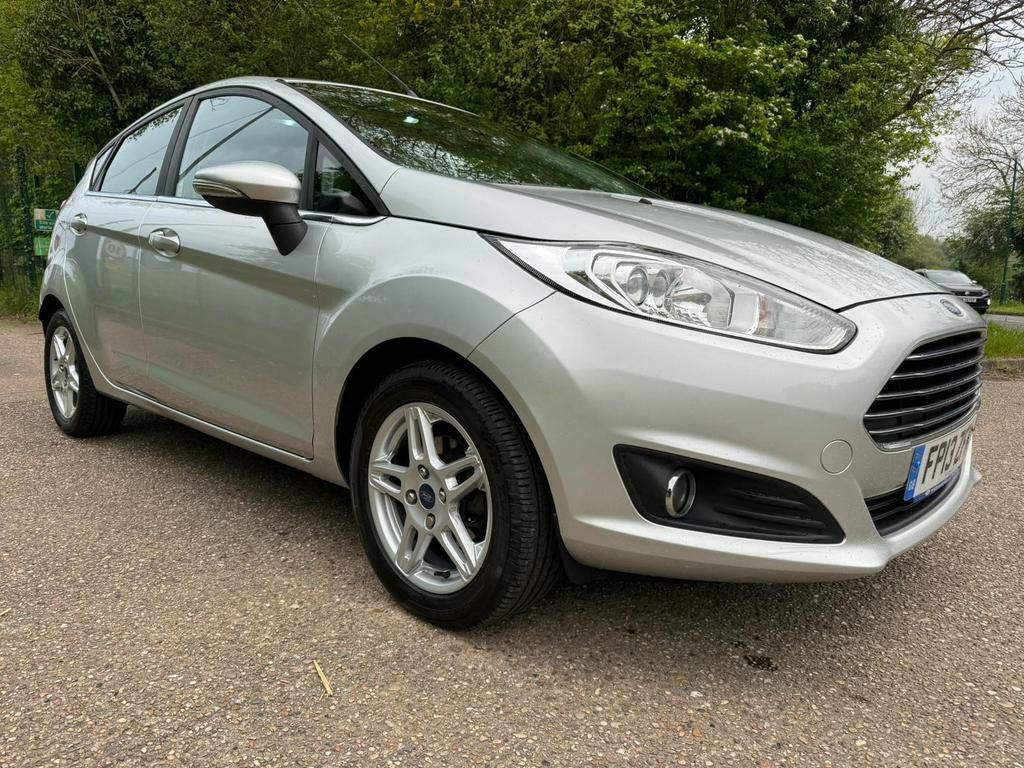 Compare Ford Fiesta 1.0T Ecoboost Zetec Euro 5 Ss FP13ZFM Silver