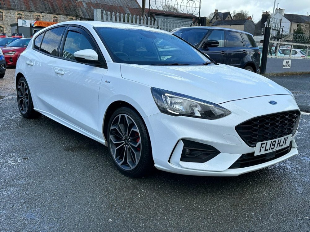 Compare Ford Focus 1.0T Ecoboost St-line X Euro 6 Ss FL19HJV White